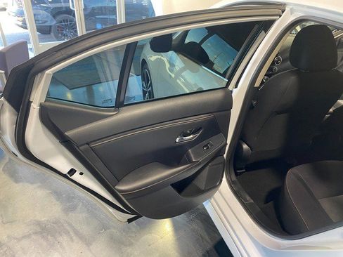 Used 2021 Nissan Sentra SR image 15