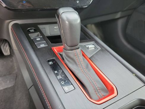 Used 2025 Nissan Kicks SR FWD image 26