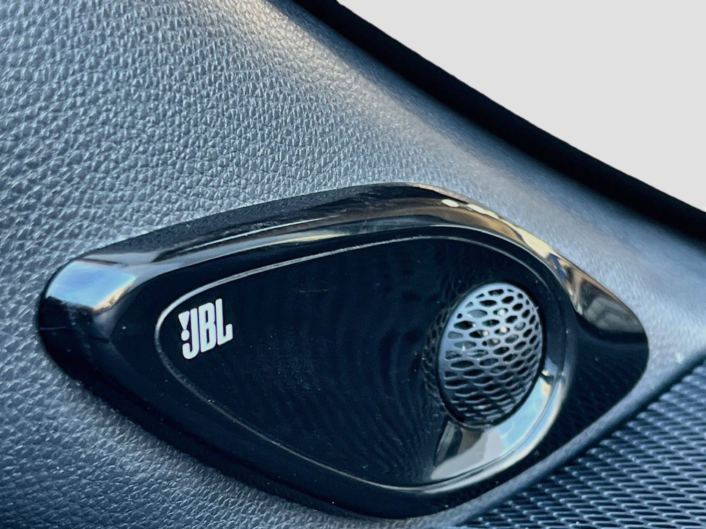 Used 2025 Toyota Corolla XSE FWD image 18