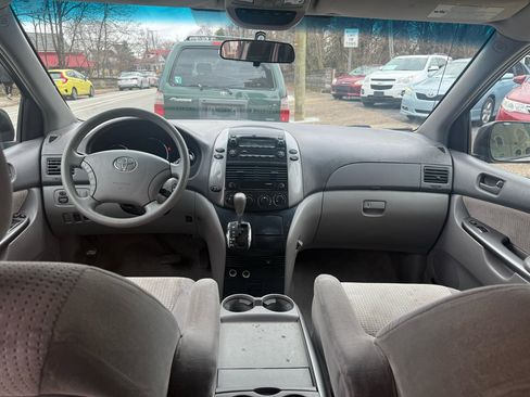Used 2008 Toyota Sienna LE image 16