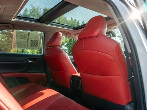 Used 2019 Toyota Camry XSE FWD image 16
