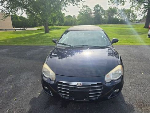Used 2004 Chrysler Sebring LXi w/ Electronics Convenience Group FWD image 2