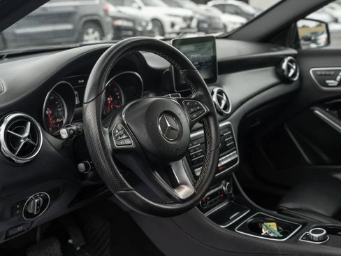 Used 2018 Mercedes-Benz GLA 250 4MATIC image 16