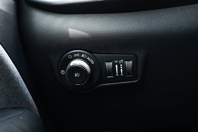 New 2026 Jeep Compass Latitude AWD/4WD image 15