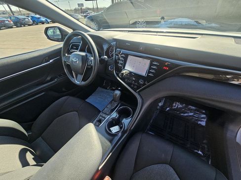 Used 2020 Toyota Camry LE image 39