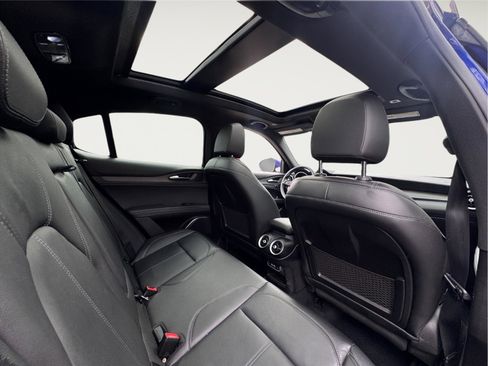 Used 2022 Alfa Romeo Stelvio Ti image 27