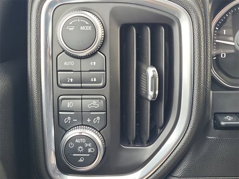 Used 2021 GMC Sierra 2500 AT4 w/ AT4 Premium Plus Package image 29