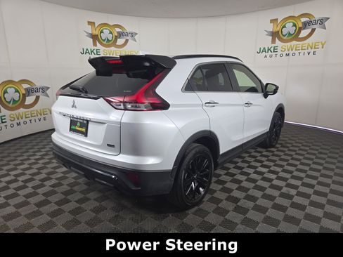 Used 2025 Mitsubishi Eclipse Cross Black Edition image 8