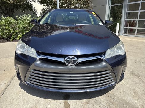 Used 2017 Toyota Camry XLE FWD image 5