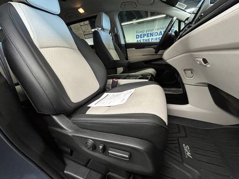 Certified 2025 Honda Odyssey Elite image 17