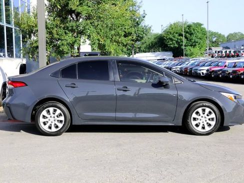 Used 2023 Toyota Corolla LE FWD image 4