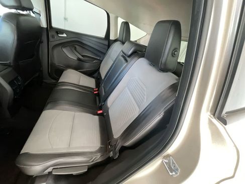 Used 2017 Ford Escape SE w/ Equipment Group 201A image 22