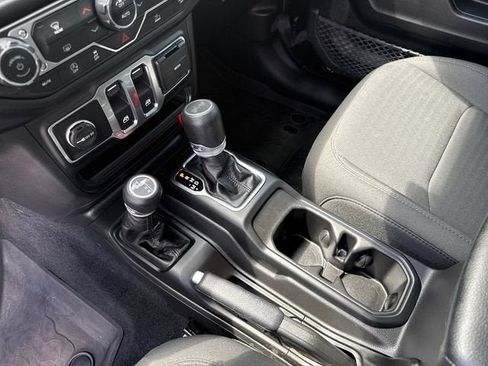Used 2023 Jeep Wrangler Sport AWD/4WD image 19