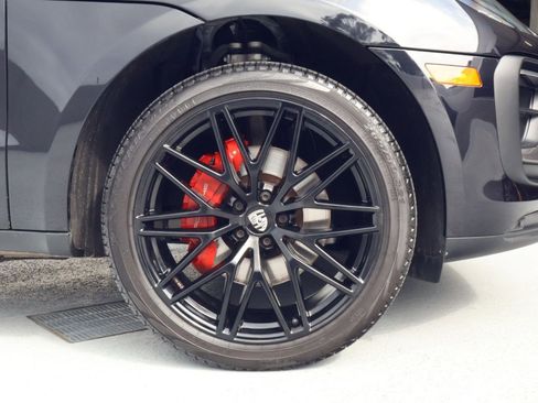 Certified 2023 Porsche Macan Turbo image 27