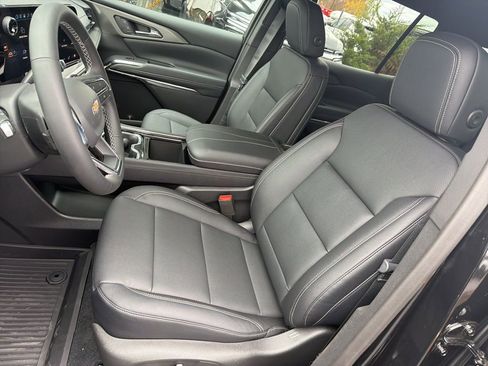 New 2026 Chevrolet Traverse LT image 8