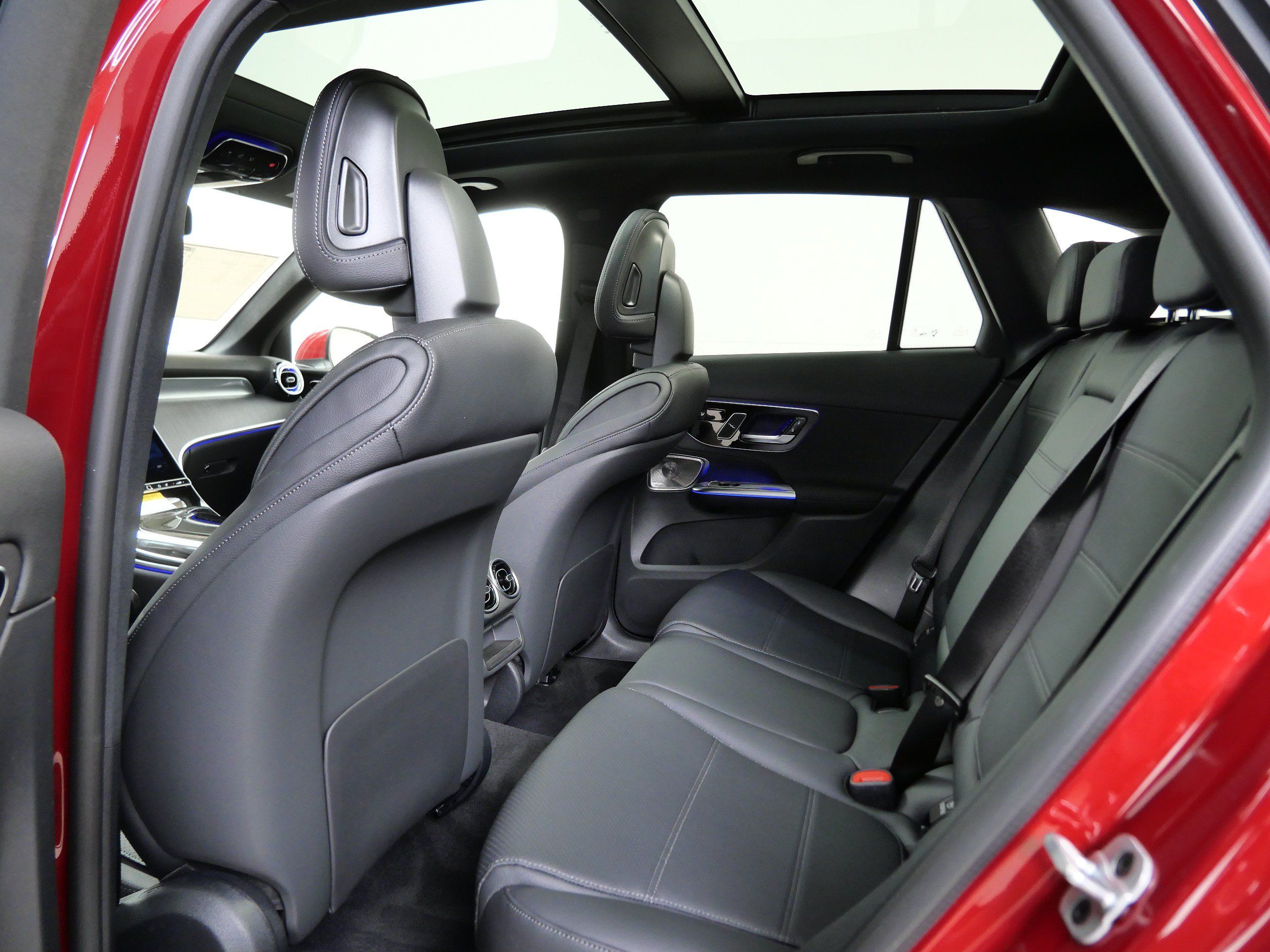 New 2026 Mercedes-Benz GLC 300 4MATIC image 9