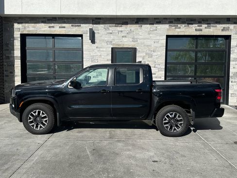 Used 2022 Nissan Frontier SV AWD/4WD image 6