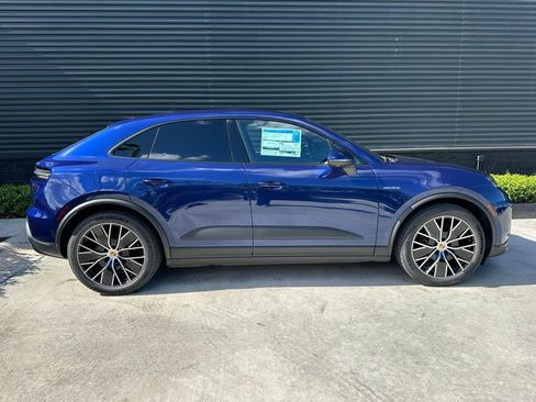 New 2026 Porsche Macan 4 Electric AWD/4WD image 10