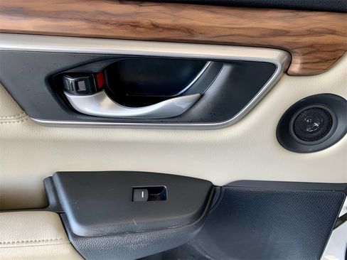 Used 2022 Honda CR-V Touring image 18