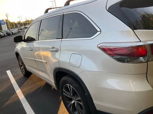 Used 2016 Toyota Highlander XLE AWD/4WD image 8