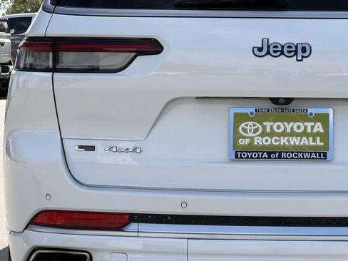 Used 2022 Jeep Grand Cherokee L Summit w/ Advanced Protech Group IV AWD/4WD image 5