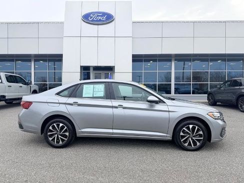 Used 2024 Volkswagen Jetta S image 3