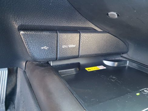 Used 2022 Toyota Camry XSE FWD image 15