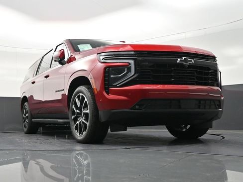 Used 2026 Chevrolet Suburban RST w/ Comfort Package image 31