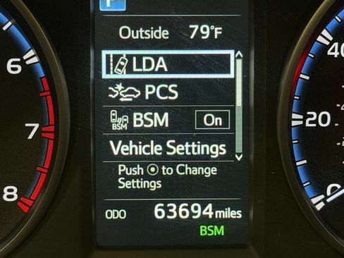 Used 2017 Toyota RAV4 XLE w/ Plus Extra Value Package FWD image 22