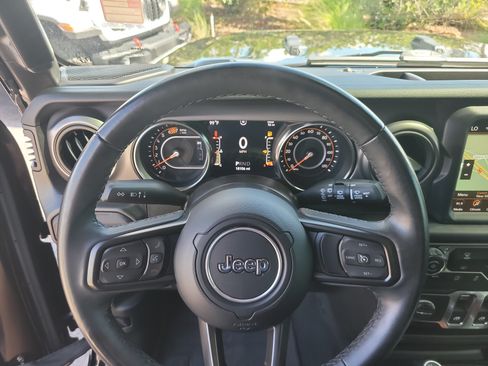 Used 2022 Jeep Wrangler Sport AWD/4WD image 23