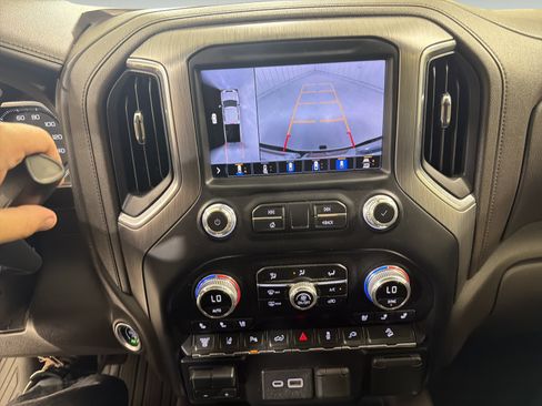 Used 2020 GMC Sierra 2500 Denali w/ Technology Package AWD/4WD image 18