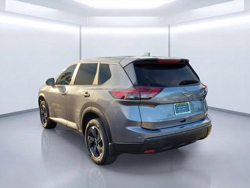Used 2024 Nissan Rogue SV FWD image 3