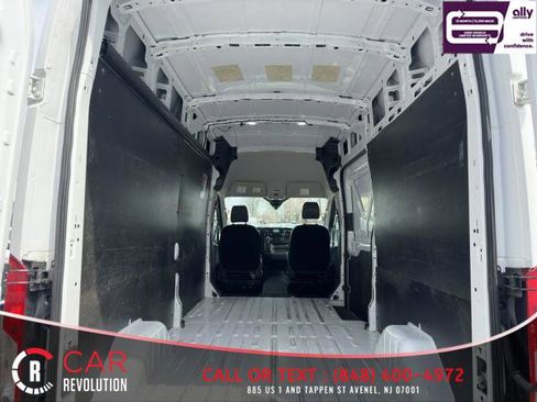 Used 2022 Ford Transit 250 148 High Roof AWD image 9