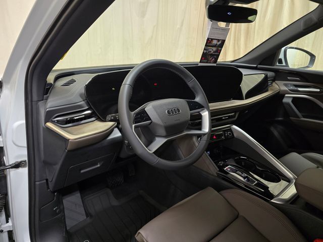 Used 2025 Audi Q5 Premium Plus w/ Premium Plus AWD/4WD image 16