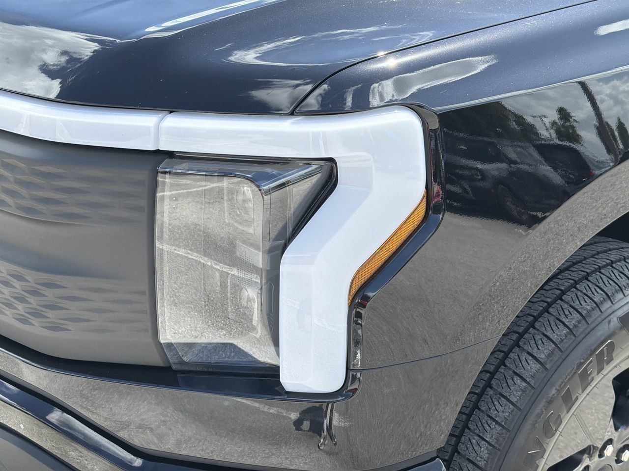 Used 2025 Ford F150 Lightning Flash AWD/4WD image 6