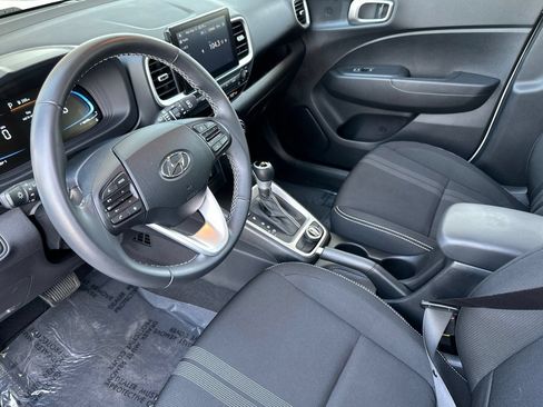 Used 2025 Hyundai Venue SEL FWD image 10