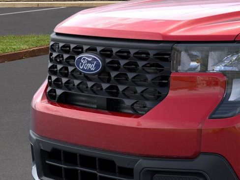 New 2026 Ford Maverick XLT w/ XLT Luxury Package FWD image 18