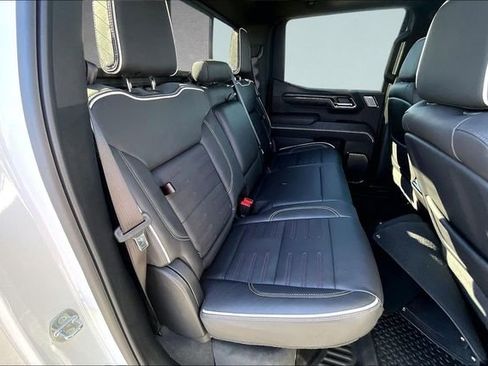Used 2024 GMC Sierra 1500 AT4X image 27