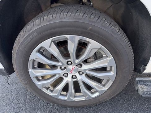 Used 2022 GMC Yukon XL Denali image 36