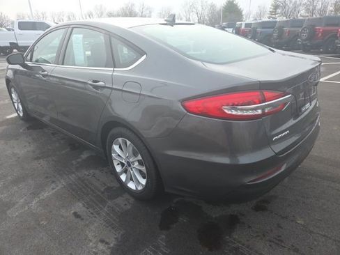 Used 2020 Ford Fusion SE image 3