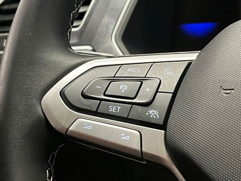 Used 2024 Volkswagen Tiguan SE w/ Panoramic Sunroof Package AWD/4WD image 26
