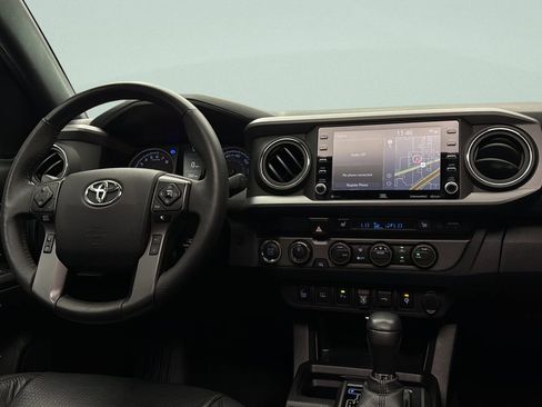 Used 2022 Toyota Tacoma TRD Off-Road w/ TRD Premium Off Road Package AWD/4WD image 15