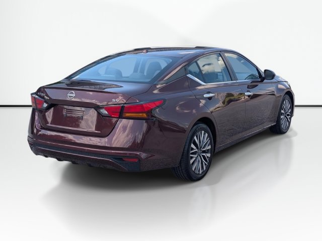 Used 2024 Nissan Altima 2.5 SV FWD image 6
