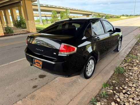 Used 2011 Ford Focus SE w/ 201A Rapid Spec Order Code FWD image 3