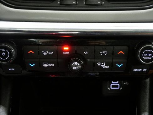 Used 2022 Jeep Compass Limited w/ Elite Group image 19