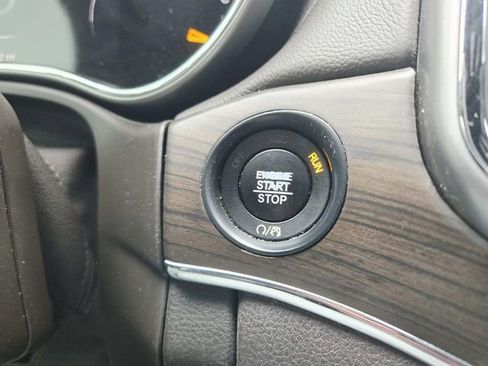 Used 2018 Jeep Grand Cherokee Overland image 28