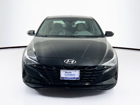 Used 2023 Hyundai Elantra SEL image 2