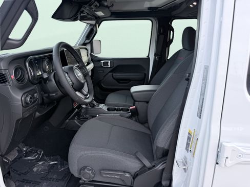 Used 2026 Jeep Wrangler Unlimited Rubicon image 15