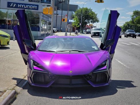 Used 2024 Lamborghini Revuelto AWD/4WD image 2