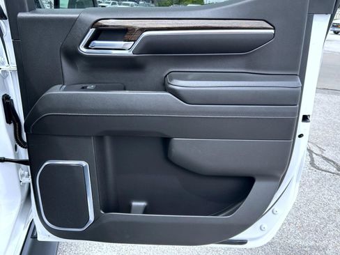 Certified 2022 GMC Sierra 1500 Elevation w/ LPO, Elevation Black Package AWD/4WD image 18